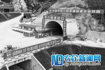 建成后京张高铁全程仅1小时 北京段首个